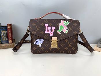 Louis Vuitton | My World Tour Pochette Metis- M40780 - 25 x 19 x 9 cm