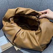 Bottega Veneta | Shoulder pouch teak - 610524 - 40 x 32 x 22 cm - 6
