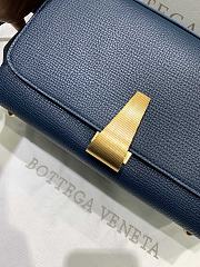  Bottega Veneta | Blue BV Angle Shoulder Bag - 576143 - 20 x 43 x 16cm - 6