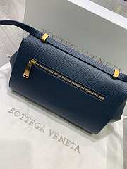  Bottega Veneta | Blue BV Angle Shoulder Bag - 576143 - 20 x 43 x 16cm - 5