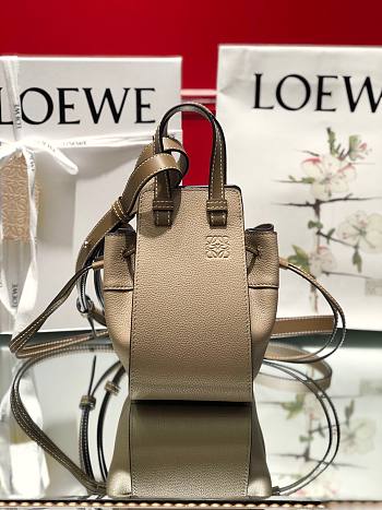 LOEWE | Mini Beige Drawstring Hammock bag - A538Z9 - 19.5 x 17 x 11cm