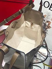 LOEWE | Light Beige Drawstring Hammock bag in Grain- 38730S - 26 x 21 x 14 cm - 3
