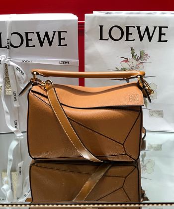 LOEWE | Light Caramel Puzzle bag in Grain - 32212K - 24 x 14 x 11 cm