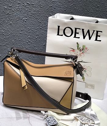 LOEWE | Small Beige/White Puzzle bag - 322.30.S - 24 x 14 x 11 cm