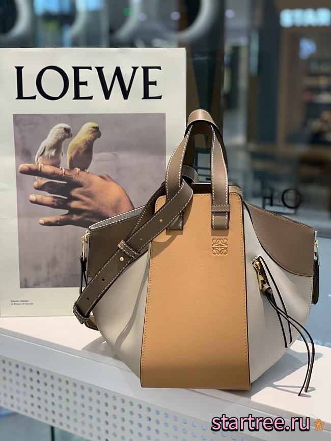 LOEWE | Small Desert/Mink Hammock bag - 29 x 26 x 14cm - 1