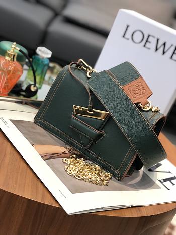  Loewe | Barcelona GReen bag - 303.12.W - 24 x 15 x 8cm