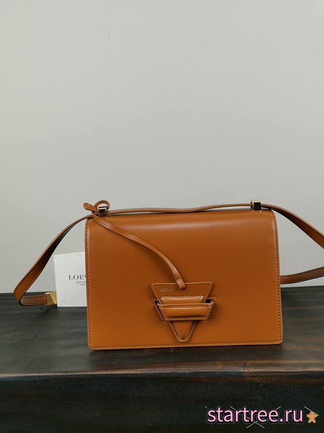  Loewe | Barcelona Tan bag - A532M1 - 22 x 25 x 9 cm - 1