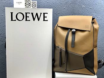 LOEWE | Puzzle Backpack Light Caramel - 33 x 44.5 x 19 cm