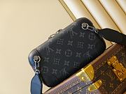 Louis Vuitton | Horizon Clutch - M45579 - 21 x 12 x 6.5 cm - 6