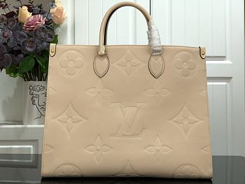 Louis Vuitton | Onthego Creme GM 