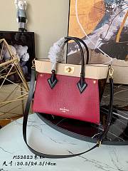 Louis Vuitton | On My Side MM wine bag - M56934 - 30.5 x 24.5 x 14 cm - 1