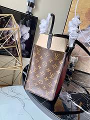 Louis Vuitton | On My Side MM wine bag - M56934 - 30.5 x 24.5 x 14 cm - 3