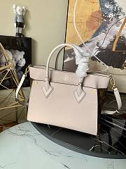 Louis Vuitton | On My Side MM greige bag - M58485 - 30.5 x 24.5 x 14 cm - 5