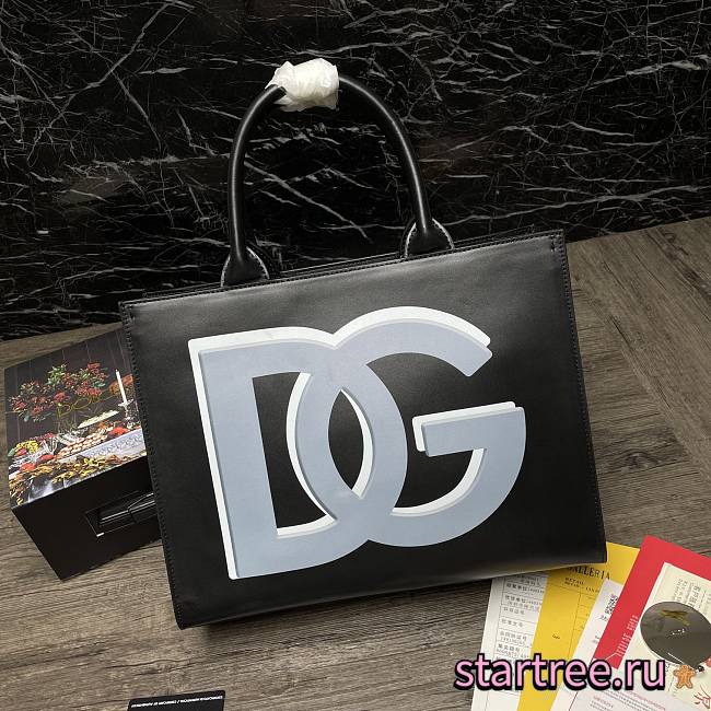 D&G | Small Black DG Daily shopper - 36 x 28.5 x 13cm - 1