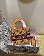 DIOR | Medium Lady D-Lite Bag Orange - M0565O - 24 x 20 x 11 cm - 1