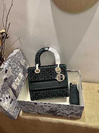 DIOR | Medium Lady D-Lite Dark Green Bag - M0565O - 24 x 20 x 11 cm