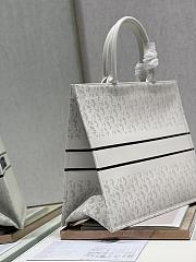 DIOR | Christian Book Tote Large White - M1286 - 41 x 32 cm - 5