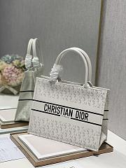 DIOR | Christian Book Tote Small White - M1287 - 36×28 cm - 6