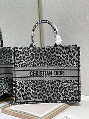  DIOR | Book Tote Gray Mizza Embroidery - M1286 - 41 x 32 cm - 1