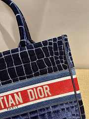  DIOR | Book tote Blue Crocodile-Effect Velvet - M1287 - 36 cm - 3