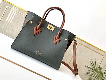 Louis Vuitton | On My Side Green MM tote bag - 30.5 x 24.5 x 14 cm