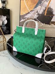 Louis Vuitton | Litter Bag Green - M80815 -  24 x 21 x 12 cm - 5