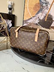 Louis Vuitton | Pochette Cite Shoulder Bag - M51181 - 23 x 37 x 12cm - 2