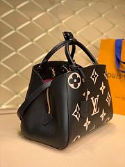 Louis Vuitton | Montaigne MM handbag - M45499 - 33 x 23 x 15 cm - 4