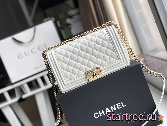 CHANEL | Boy Bag White Calfskin - A67086 - 25cm - 1