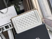 CHANEL | Boy Bag White Calfskin - A67086 - 25cm - 3