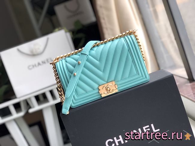 CHANEL | Boy Old Medium Blue Chevron - A67086 - 25 × 15 × 7.5 cm - 1