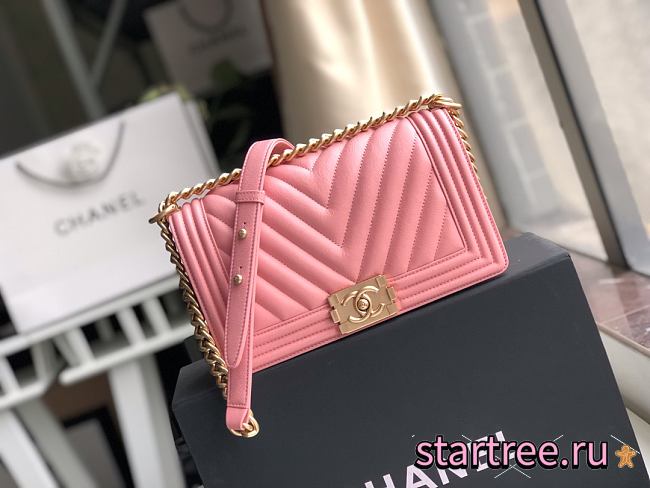 CHANEL | Boy Old Medium Light Pink Chevron - A67086 - 25 × 15 × 7.5 cm - 1