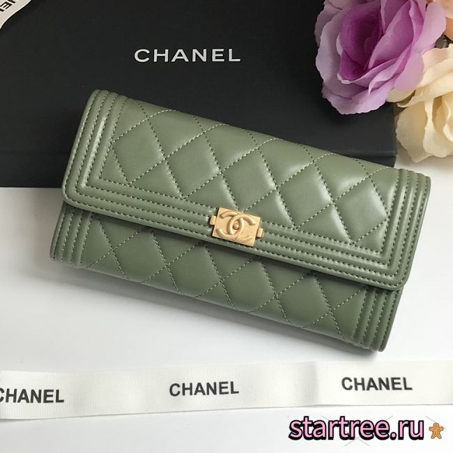 CHANEL | Long Olive Green Wallet - A80286 - 10.5 × 19 × 3 cm - 1