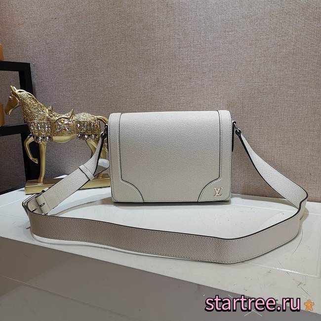 Louis Vuitton | New Flap Messenger White - M30813 - 28.3 x 18.3 x 4.3 cm  - 1