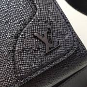 Louis Vuitton | New Flap Messenger Black - M30807 - 28.3 x 18.3 x 4.3 cm  - 2