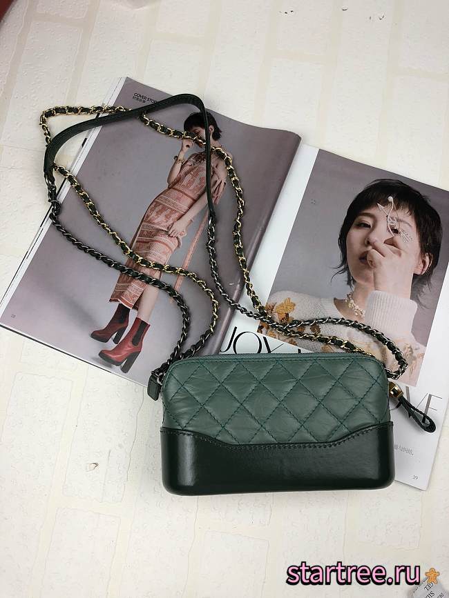 CHANEL | Gabrielle Clutch Dark Green/Milk Green - A94505 - 18 x 6 x 11 cm - 1