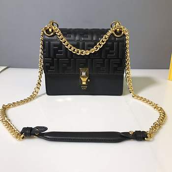 Fendi | KAN U SMALL Black - 8M0417 - 19cm