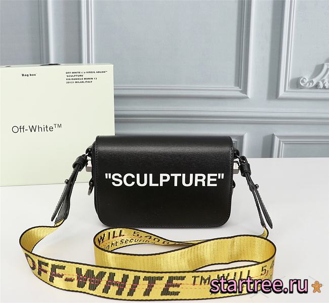 OFFWHITE | Sculpture Mini Flap Bag in Black - 18 x 12 x 5 cm - 1