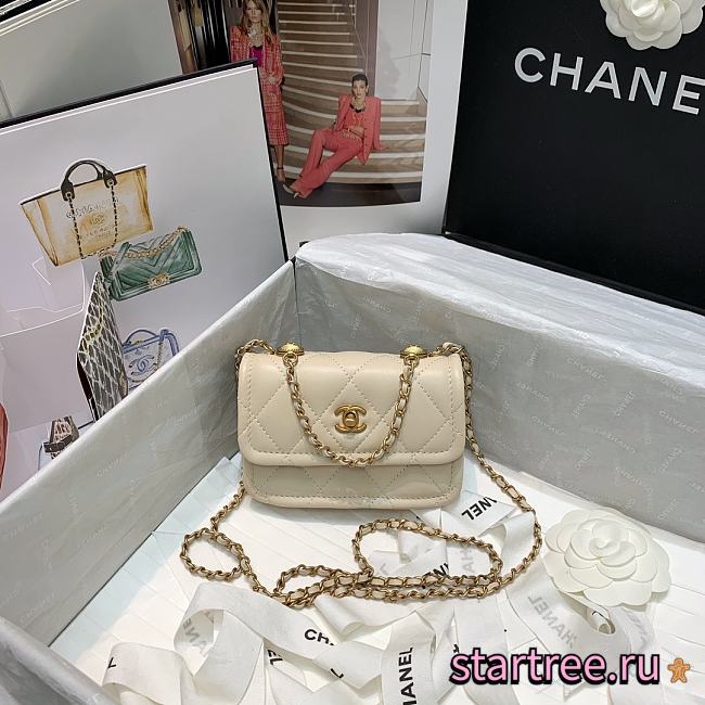 CHANEL | MINI Retro Flap Button White Bag - 13.5 x 9 x 4 cm - 1