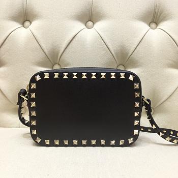 VALENTINO | Small Rockstud Grainy Black Bag Golden - VW2B0809 - 18 x 6 x 12 cm