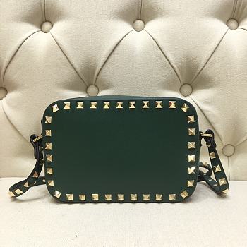 VALENTINO | Small Rockstud Grainy Green Bag Golden - VW2B0809 - 18 x 6 x 12 cm