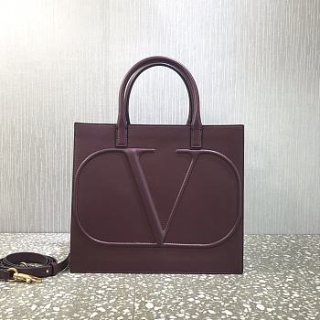 VALENTINO | Medium Garavani Vlogo Walk Tote Bag Burgundy - 31 x 27 x 16 cm