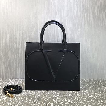 VALENTINO | Medium Garavani Vlogo Walk Tote Bag Black - 31 x 27 x 16 cm