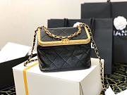 CHANEL | Lambskin Kiss-Lock Bag - AS1886 - 15 × 22 × 9 cm - 4