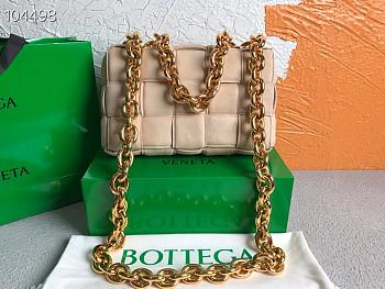 Bottega Veneta | Chain Cassette Velvet Beige - 631421 - 26x18x8cm