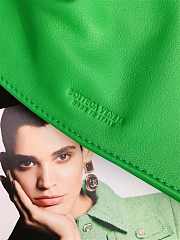 Bottega Veneta | Twist Clutch In Green - 607964 - 21x20.5x11cm - 6