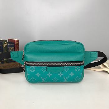 Louis Vuitton | Outdoor Bumbag Green - M30245 - 21 x 17 x 5 cm