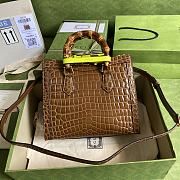 Gucci | Diana small Brown crocodile tote bag - 660195 - 20x16x10cm - 4