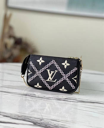 Louis Vuitton | Mini Pochette Accessoires M81140 Black 15.5 x 10.5 x 4cm