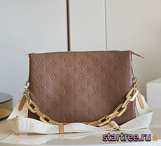 Louis Vuitton | Coussin MM M59279 34 x 24 x 12 cm - 1